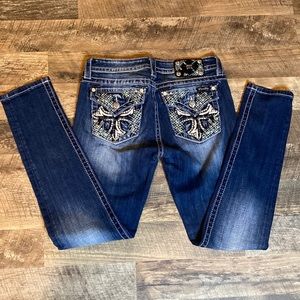 Miss Me Mid-Rise Skinny Jeans Size 28 Inseam 31